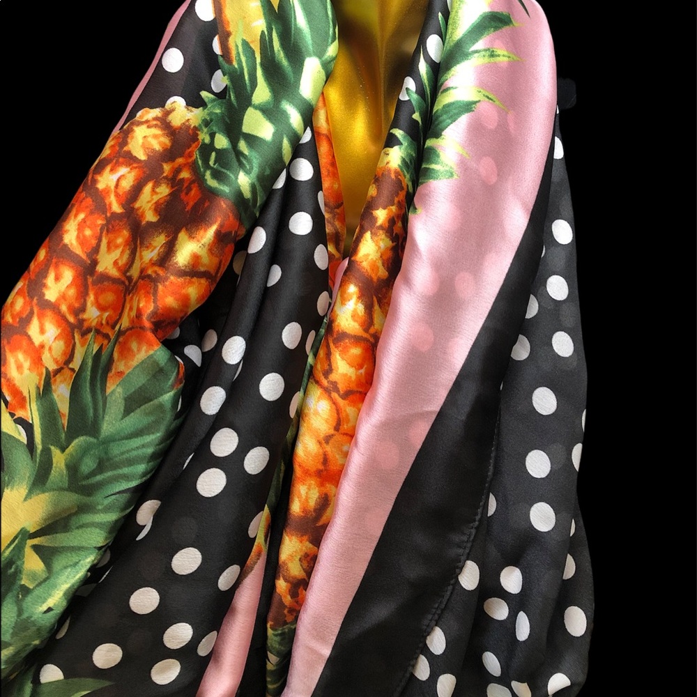 🍍REDUCED-Large ladies scarf new-never worn pineapple and pink silk look wrap